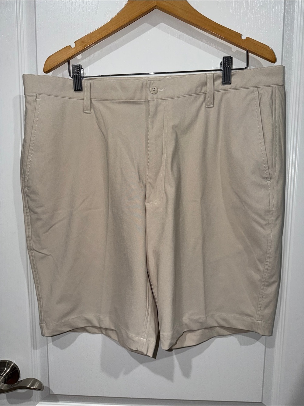 Footjoy Men's Classic Beige flat front
Golf performance Shorts size 38”